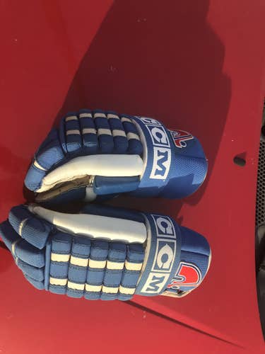 Vintage Quebec Nordiques CCM Model HG2 Gloves 15"