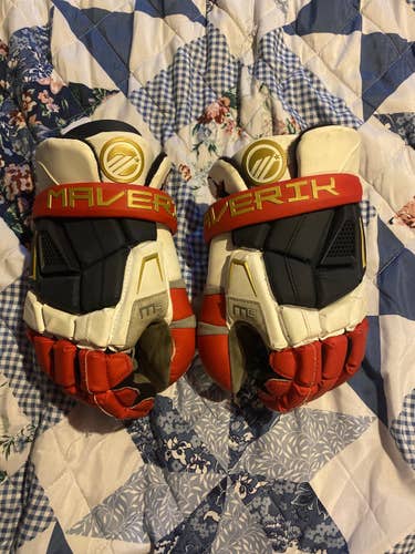 Used Large Maverik Showtime Goalie M5 Lacrosse Gloves