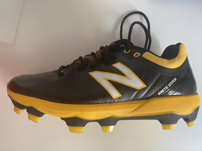 Black New Adult Men's Size 8.0 (Women's 9.0) Molded Cleats New Balance 4040v5