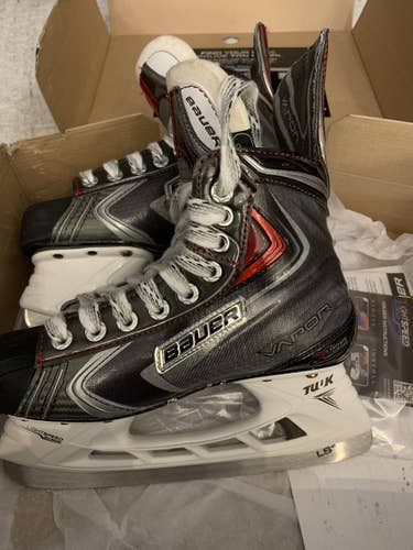 Bauer Regular Width Size 3 Vapor X100 Hockey Skates