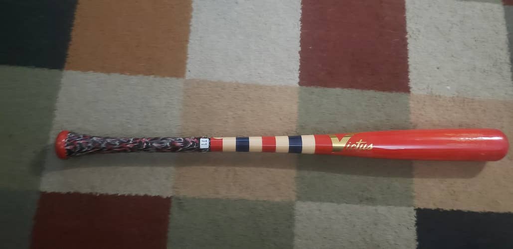 Victus J24 "The Players Series" Limited Edition 38/100