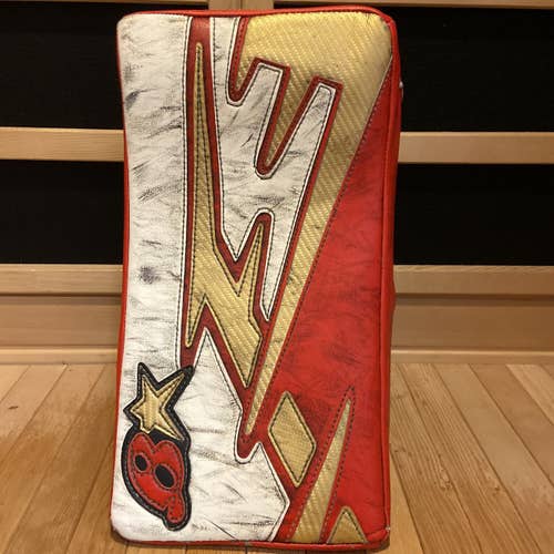 Senior GNETIK PRO Goalie Blocker | Gold Red Weave