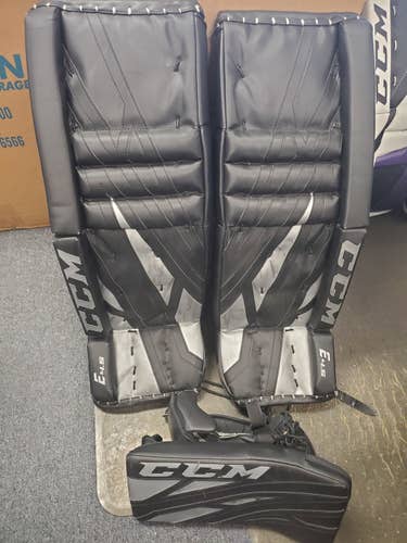 Used 28" +1 CCM Regular Extreme Flex 4 Goalie Leg Pads & Matching Blocker