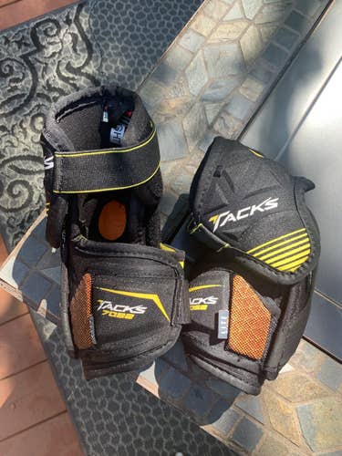 Junior Used Large CCM Tacks 7092 Elbow Pads