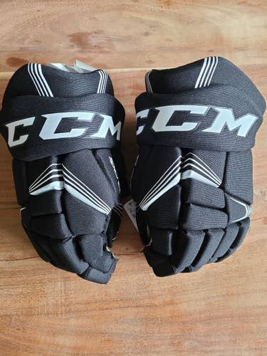 Black New Junior CCM Tacks 3092 Gloves 12"