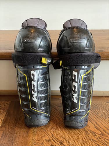 Used Junior CCM Tacks 9080 Shin Pads