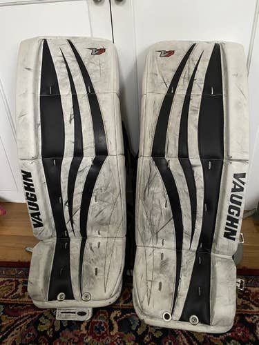 26+2" Vaughn Velocity V7 XR Goalie Leg Pads