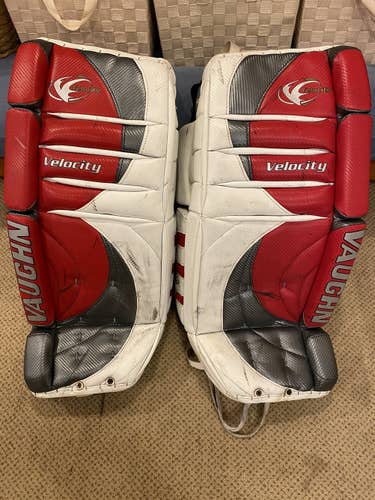 Vaughn Velocity 7000 31” hockey goalie pads