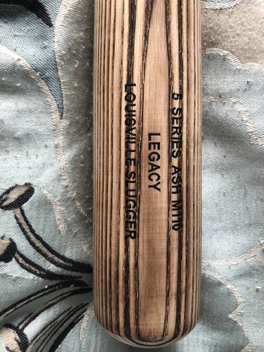 Louisville Slugger 33" M110  Wood Bat