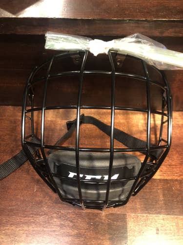 Junior Small CCM Full Cage FM580