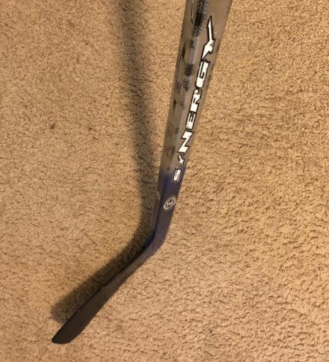 Used Easton Right Synergy SE16 Hockey Stick | SidelineSwap