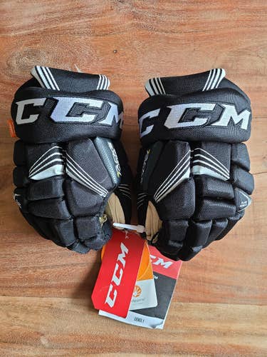 Black New Junior CCM Tacks 7092 Gloves 10"