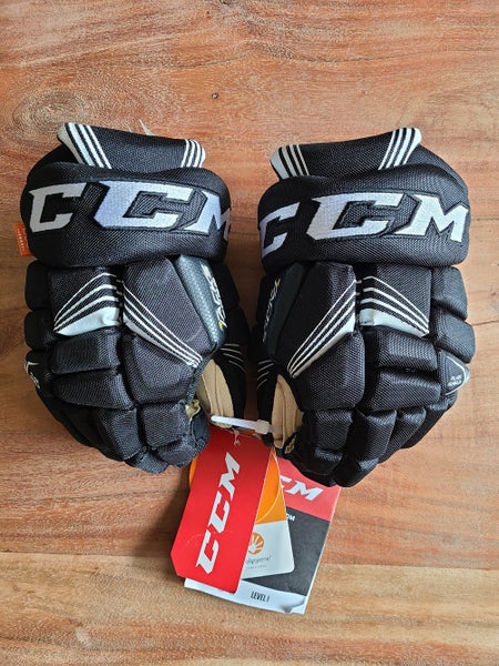 Black New Junior CCM Tacks 7092 Gloves 10"