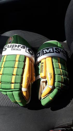VERY RARE Minnesota North Stars VINTAGE CCM SUPRA M-HG115S Gloves