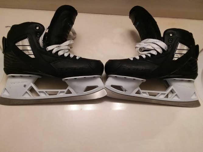 Arizona Coyotes Darcy Kuemper worn goalie TRUE skates with double custom-made insoles from 2020-2021
