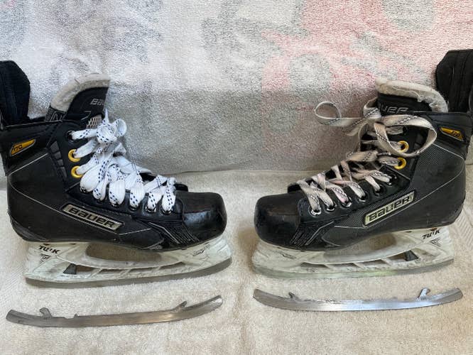 Junior Bauer Regular Width Size 2.5 Supreme 170 Hockey Skates