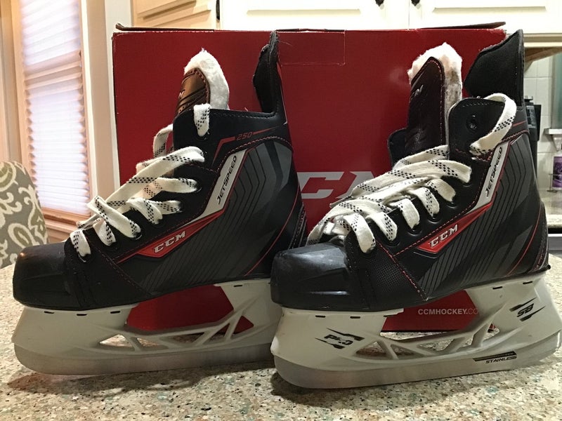 Junior Used CCM JetSpeed 250 Hockey Skates Regular Width Size 1
