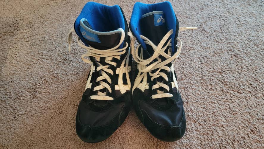 Used Asics Wrestling Shoes (US 10.5)