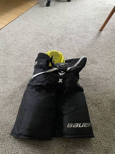 Black Junior Used Large Bauer Surpreme 2S Hockey Pants