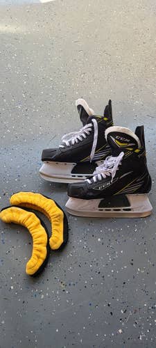 Senior Used CCM Tacks 1092 Hockey Skates Regular Width Size 8