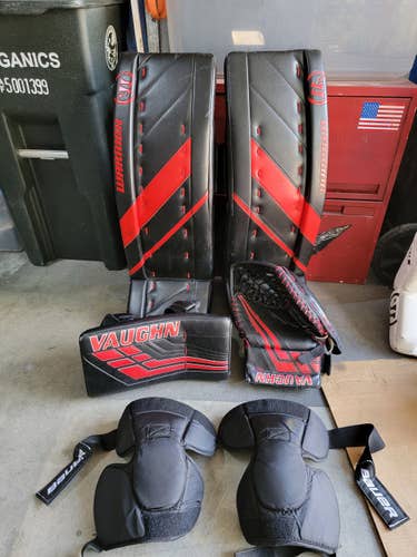 Used 33" Warrior/Vaughn Regular Goalie Full Set