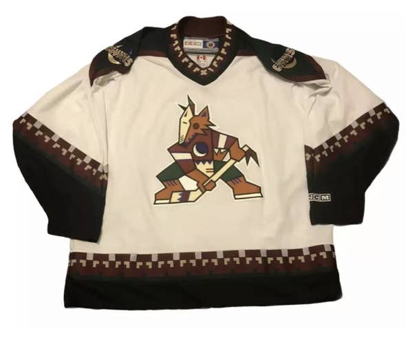 Phoenix Coyotes CCM Vtg White Air Knit Kachina Sewn Hockey Jersey Men’s Size XL