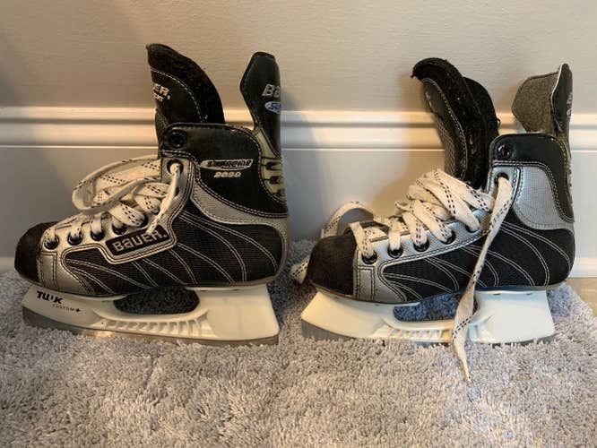 Bauer Supreme 2090 Hockey Skates Youth Size 1 - Used