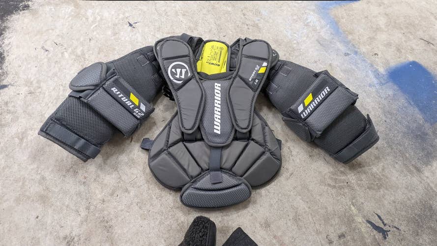 Warrior Ritual G2 Goalie Chest Protector YOUTH NOT JUNIOR Used Large/Extra Large