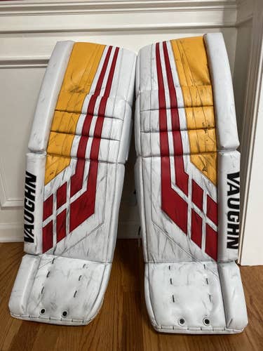 White Senior 35" +1 Vaughn Velocity VE8 Goalie Leg Pads