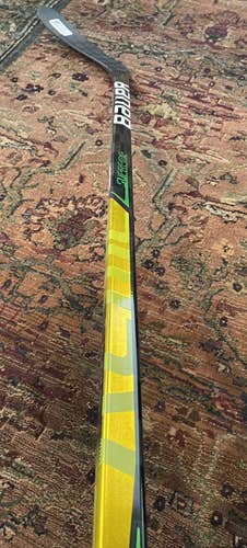 “NEW” Bauer Supreme UltraSonic Hockey Stick SR P28 87 Flex Lie 5