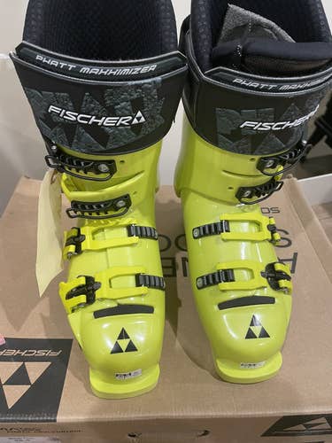 New Fischer Stiff Flex RC Pro 130 Vacuum Full Fit Ski Boots