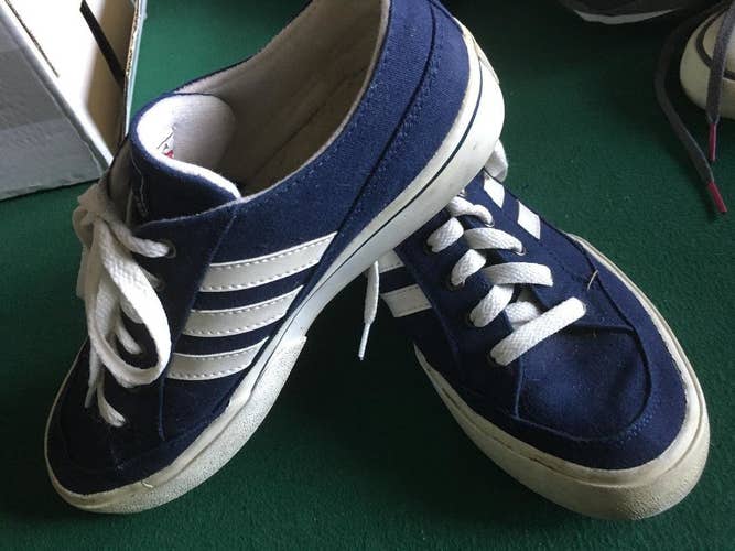 Adidas  Size 6.5 (Women's 7.5) Vintage