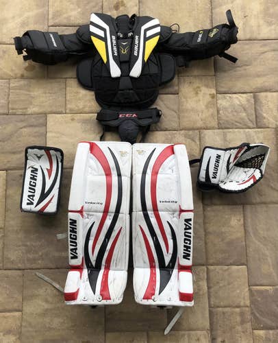 Vaughn Velocity V5 30+1.5” pads, glove blocker & Bauer Ice Hockey Goalie Equip
