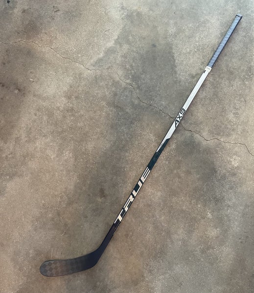Senior Right Handed Toe Pattern Pro Stock AX9 Hockey Stick