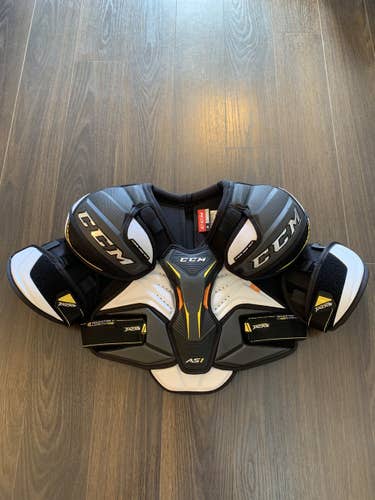 Used Medium CCM  Super Tacks AS1 Shoulder Pads