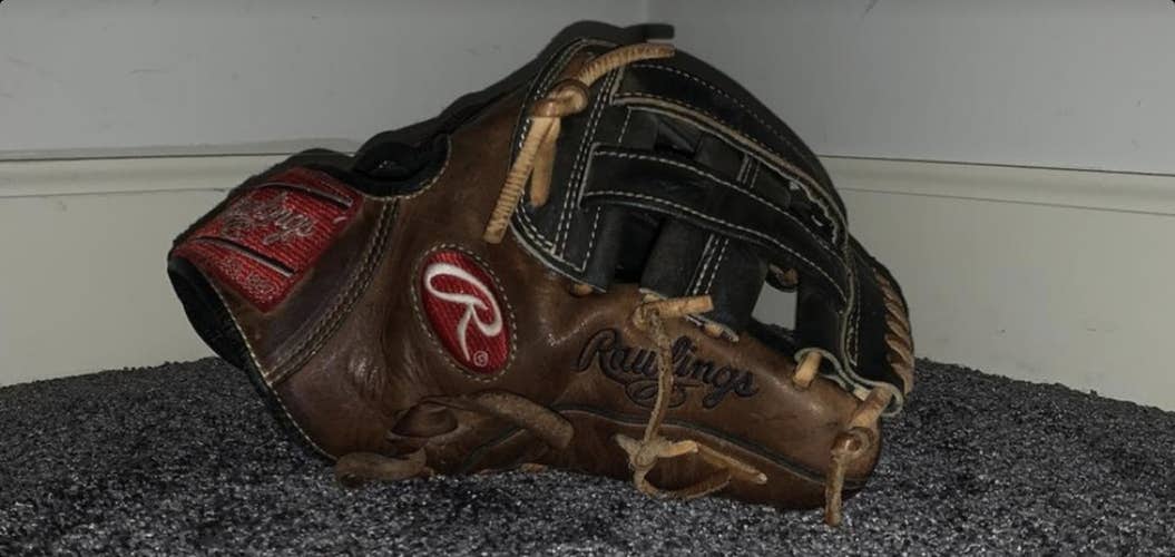 Used Rawlings Right Hand Throw Heart of the Hide Baseball Glove 11.75"