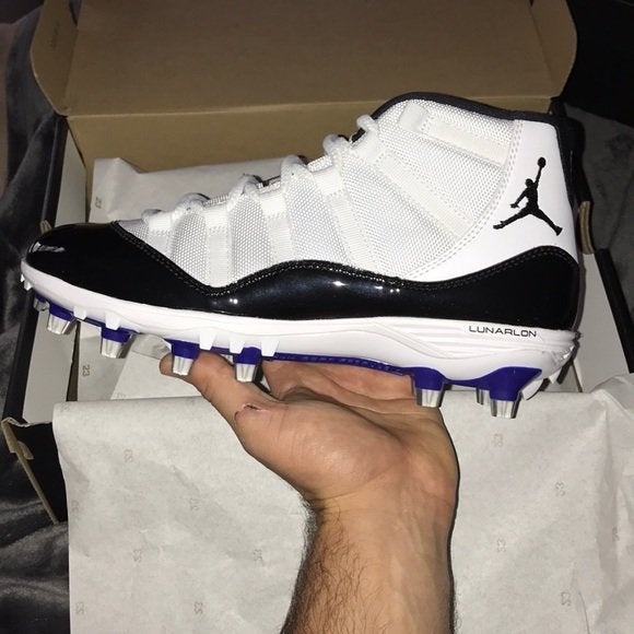 Adult Used Men's Size Men's 10.5 (W 11.5) Molded Cleats Air Jordan High Top