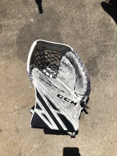 CCM E4.9 Goalie Glove