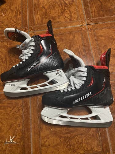 Bauer vapor 3X Pro Ice Skate Size 8 Fit 2