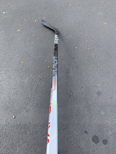 Senior Left Hand Toe Pattern  Vapor Hyperlite Hockey Stick