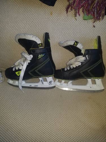 Junior Used Graf G735 Pro Hockey Skates Size 3.5