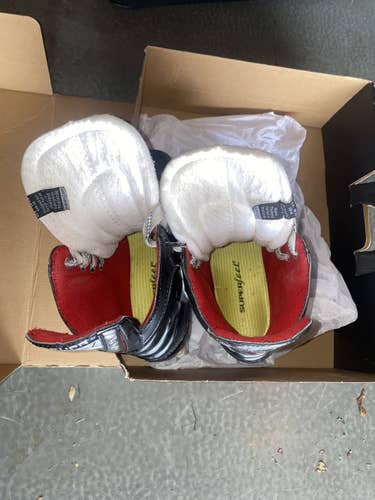 Used Bauer Extra Wide Width Size 3 Vapor X500 Hockey Skates