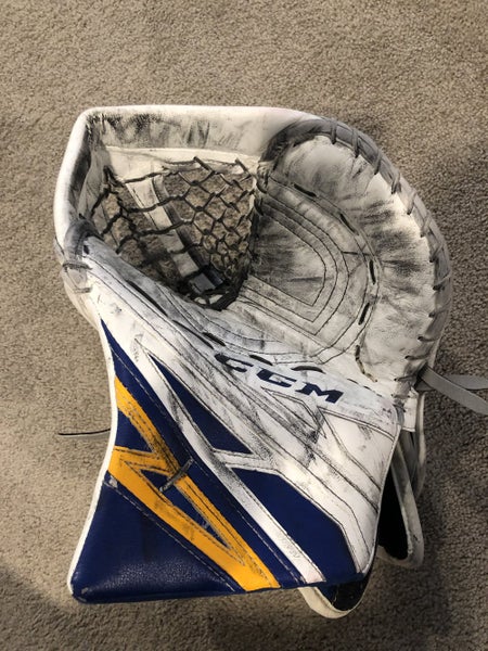 Senior Used CCM Regular Extreme Flex 4 Pro Stock Husso St Louis Blues