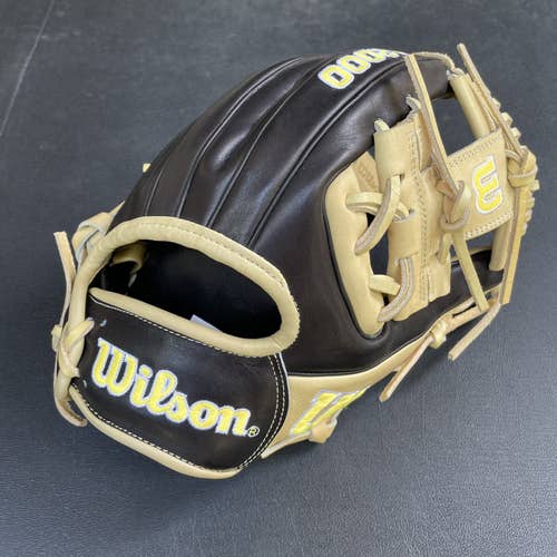 New 2021 Wilson A2000 1786 - 11.5" Infield Baseball Glove