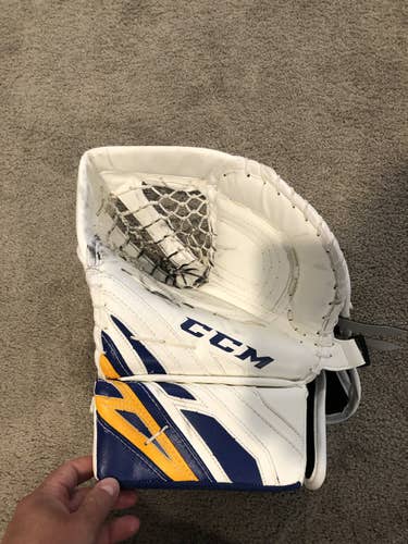 Senior Used CCM Regular Extreme Flex 4 Pro Stock Husso St Louis Blues