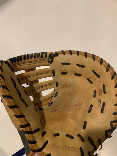 Easton youth first baseman’s mitt