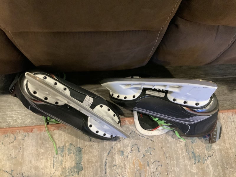 Senior Used Bauer Vapor X400 Hockey Skates Extra Wide Width Size 9