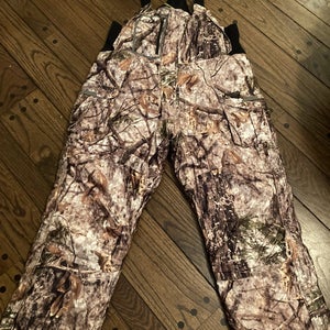Cabellas heavy weight gortex camo bib