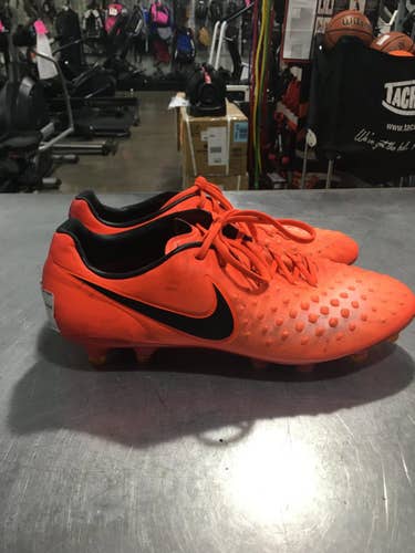 Used Nike Senior 9.5 Cleat Soccer Outdoor Cleats