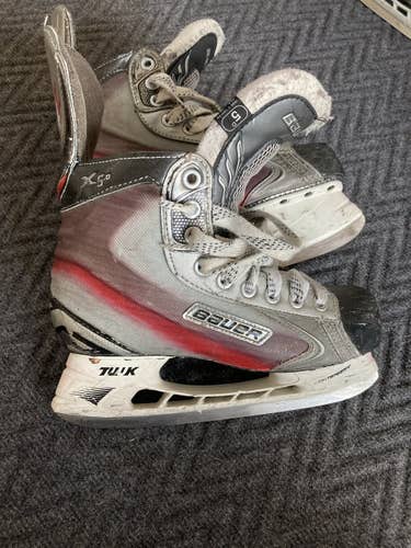 Junior Used Bauer Vapor X5.0 Hockey Skates Regular Width Size 5